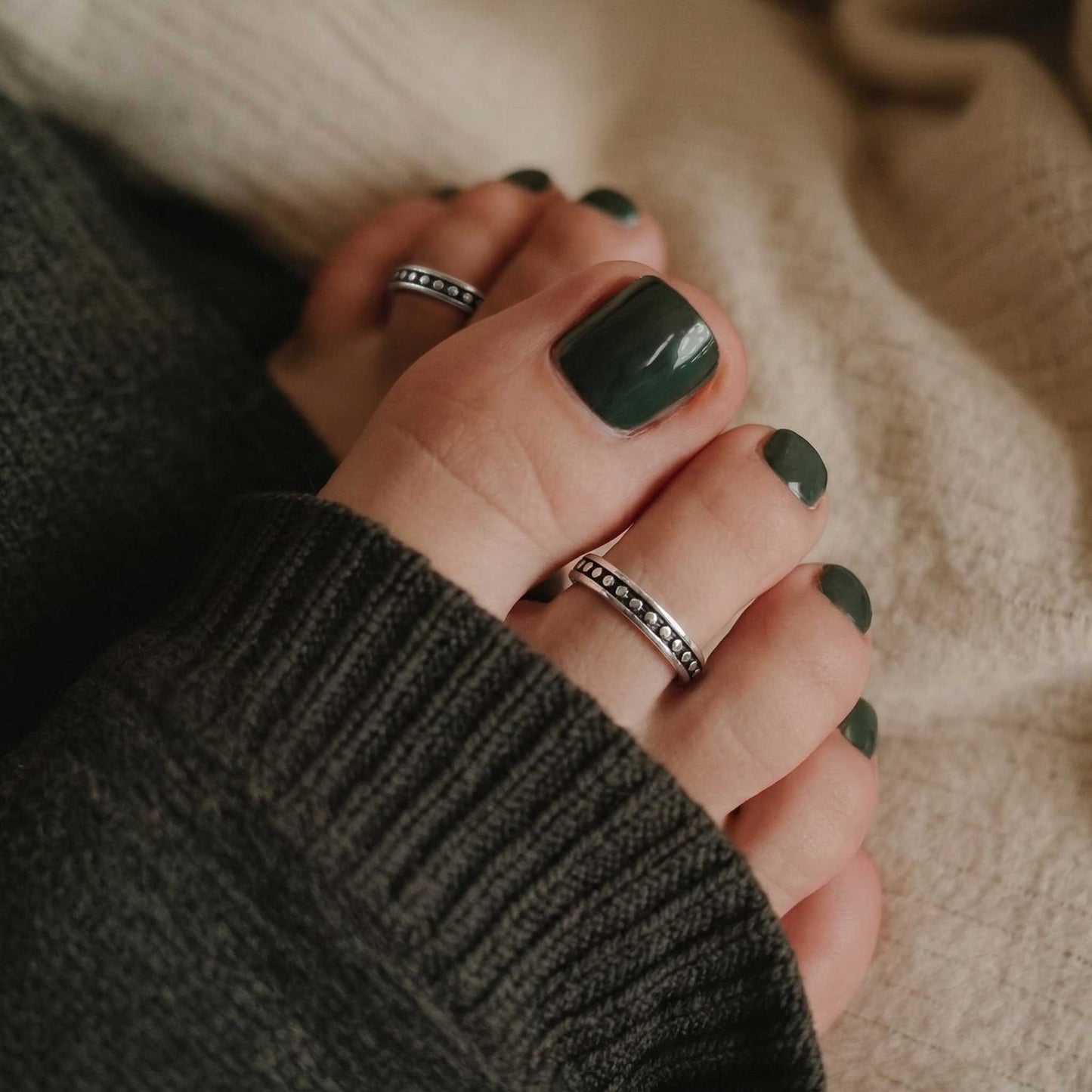 kavya toe rings