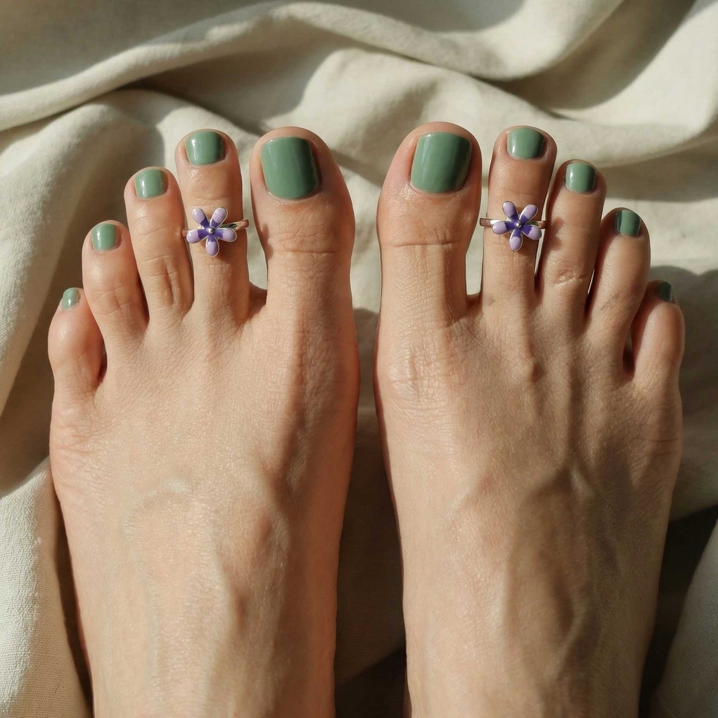 lavender bloom toe rings