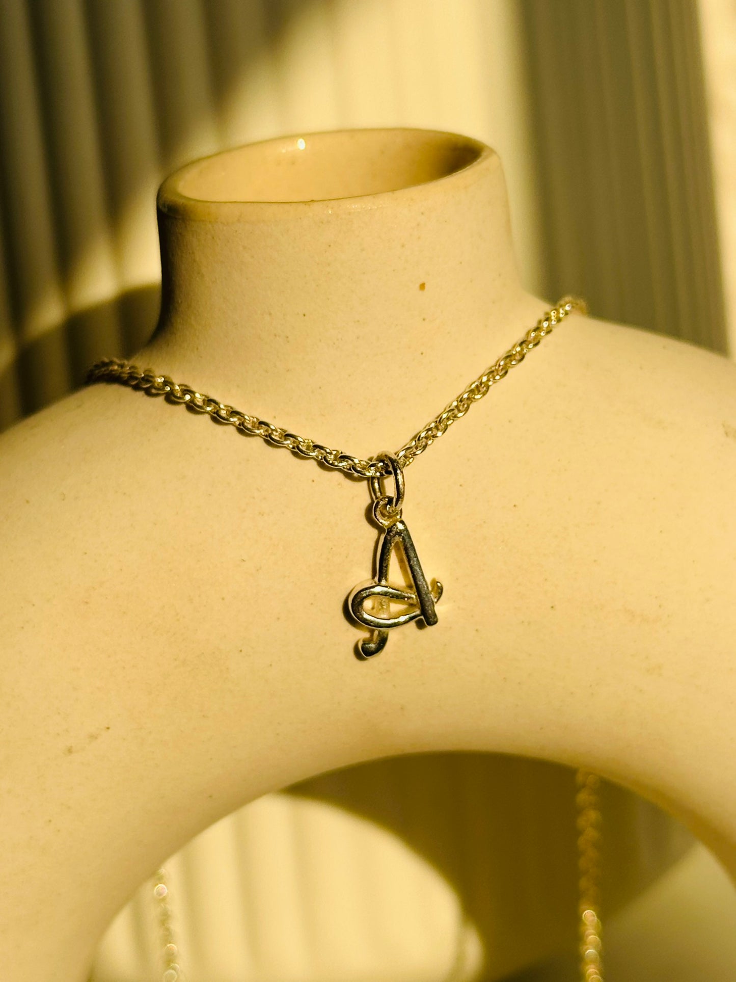initial pendant