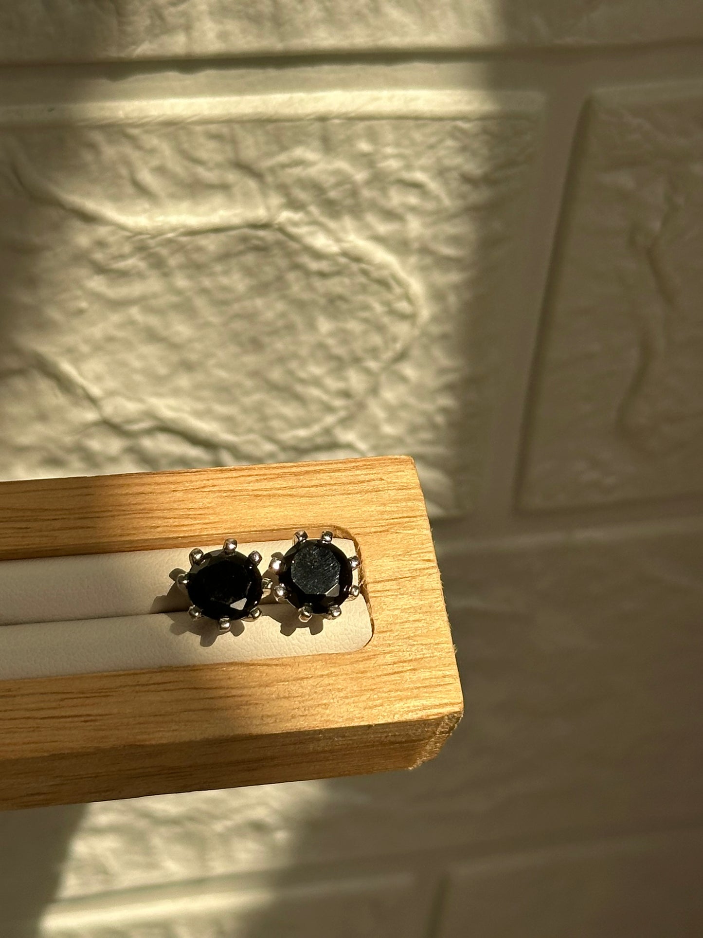 dark minimal studs