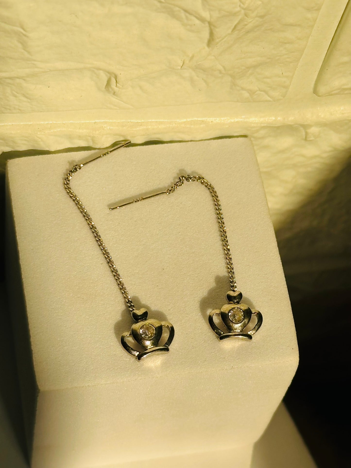 queen threader earring