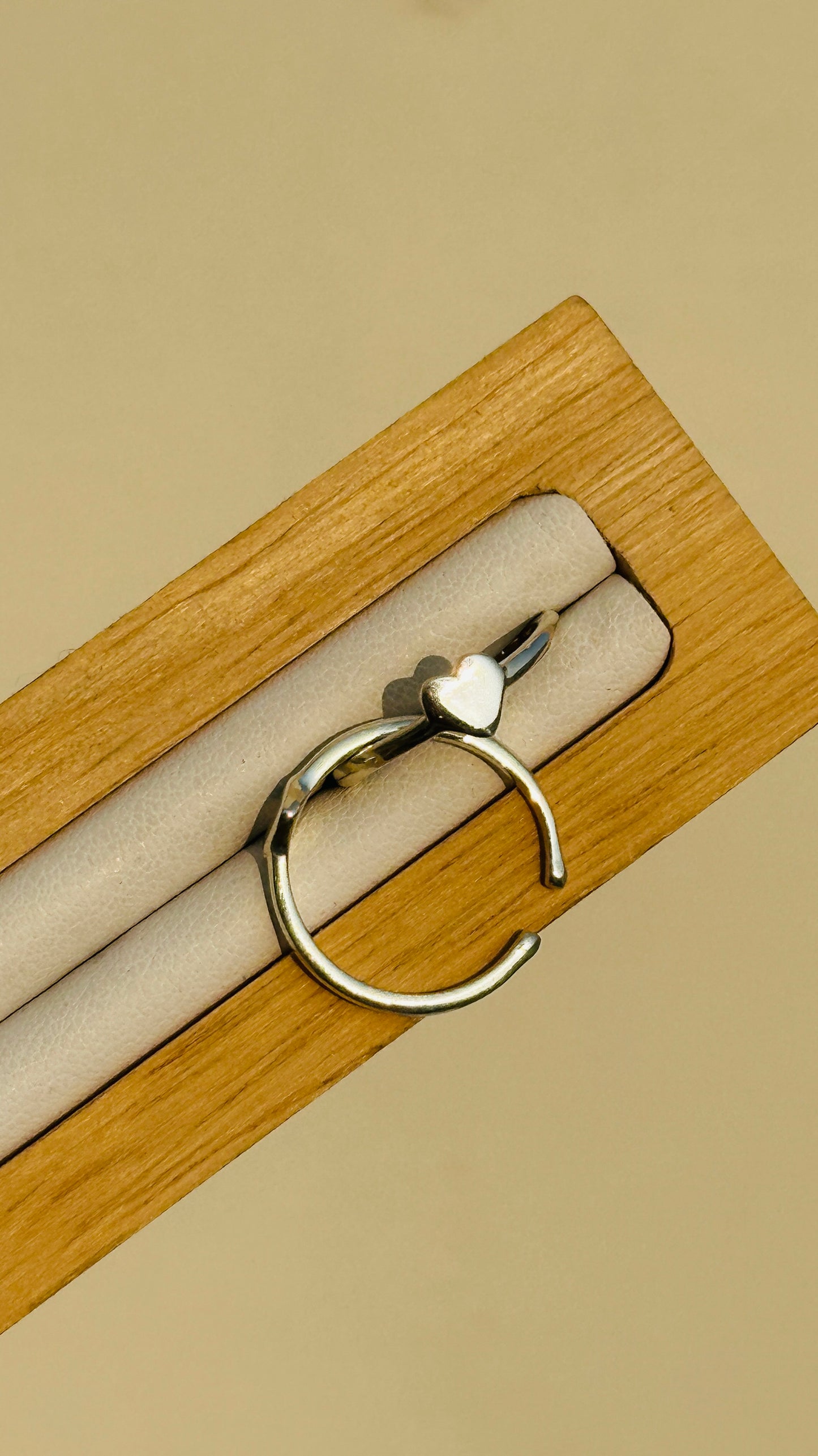 chahat toe rings