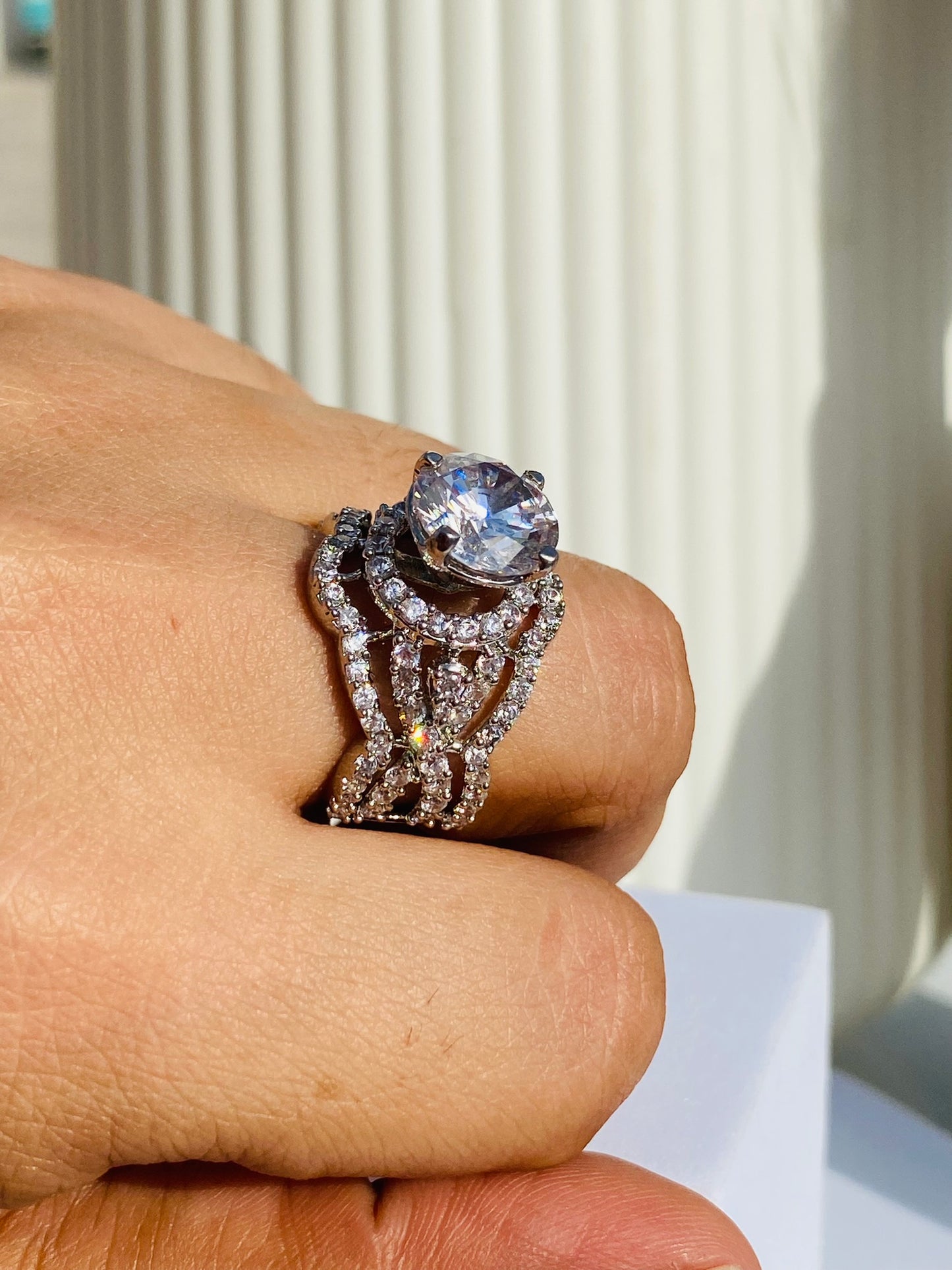 queen solitaire ring