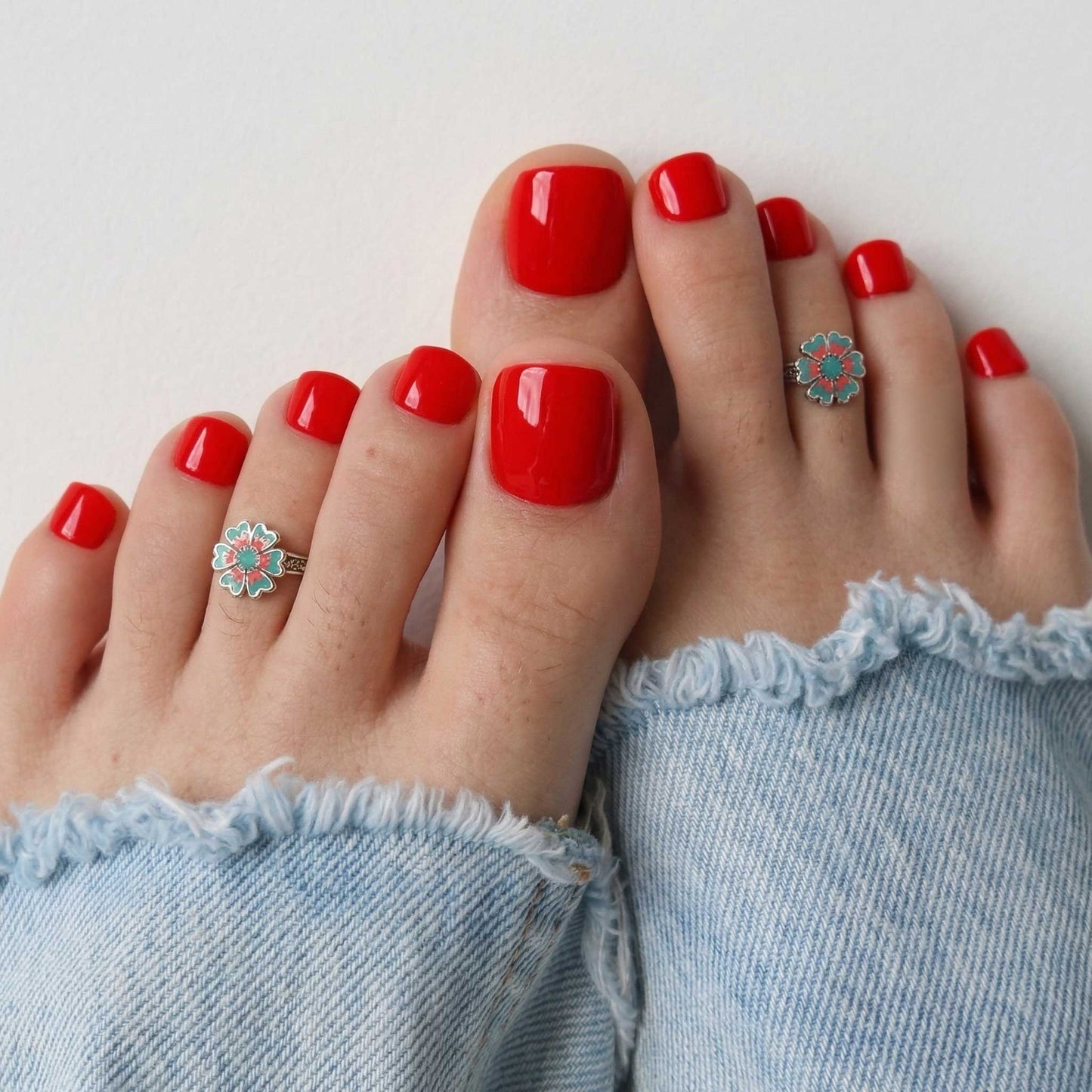floral bliss toe rings