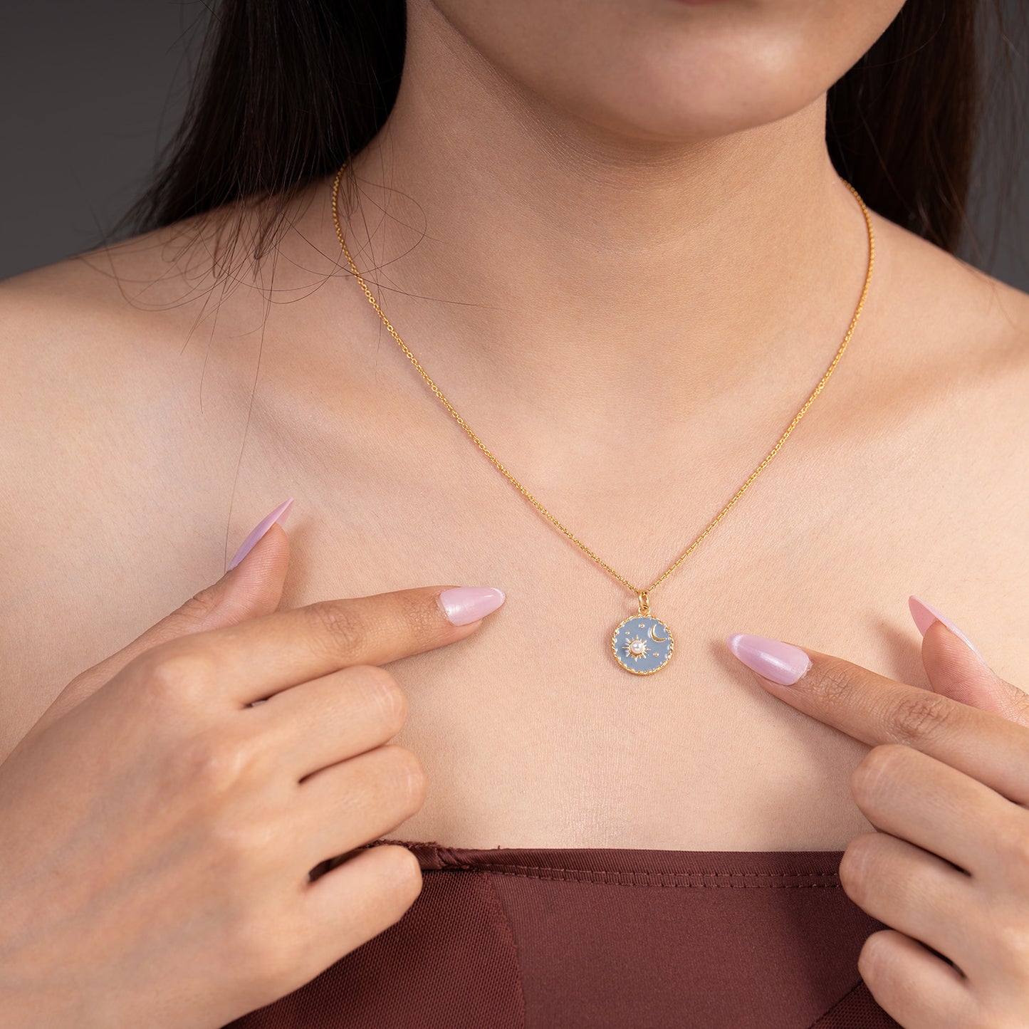 universe neckpiece
