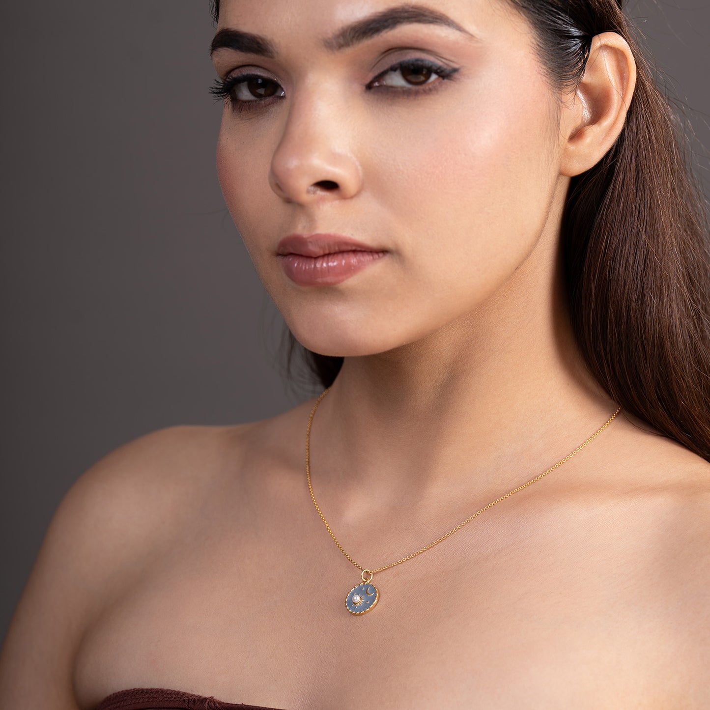universe neckpiece