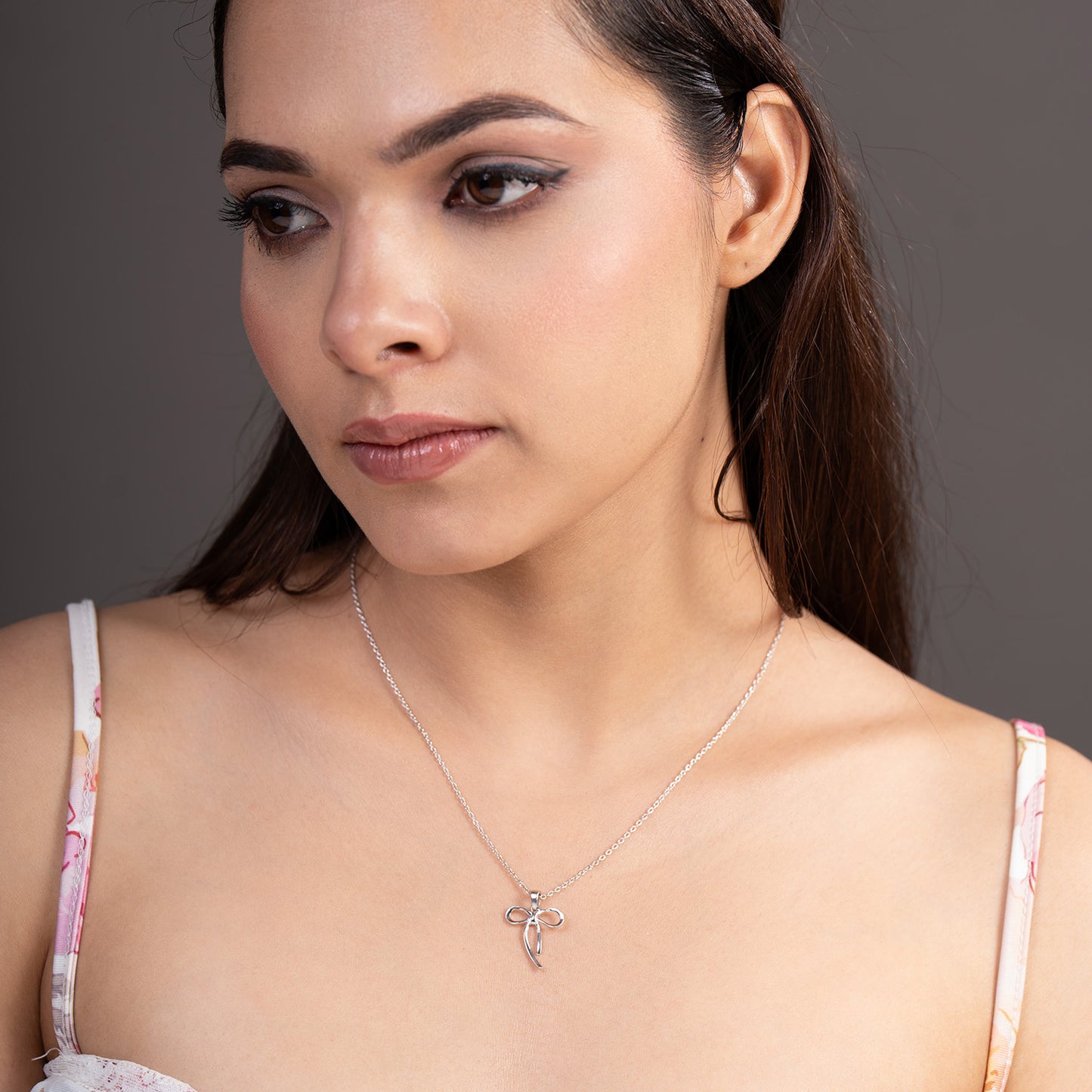 sterling bow neckpiece