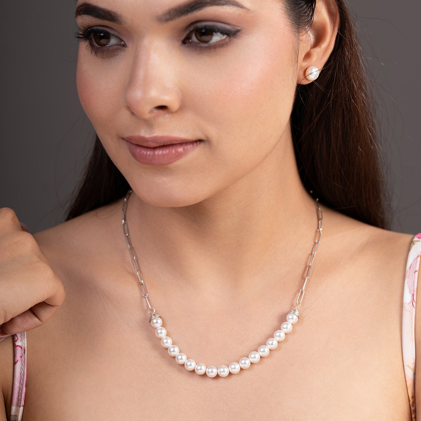 pearl grace neckpiece