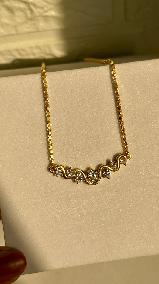 Wavy Spark Neckpiece