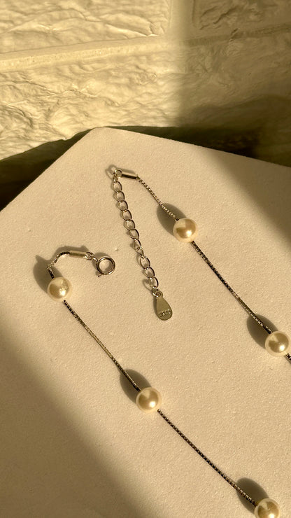 Pearl neckpiece