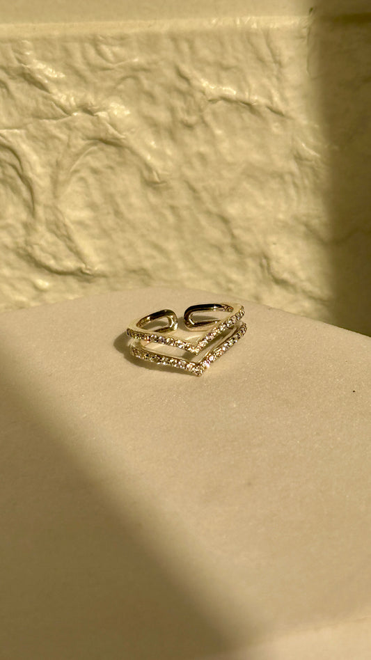 Double Spark V Ring