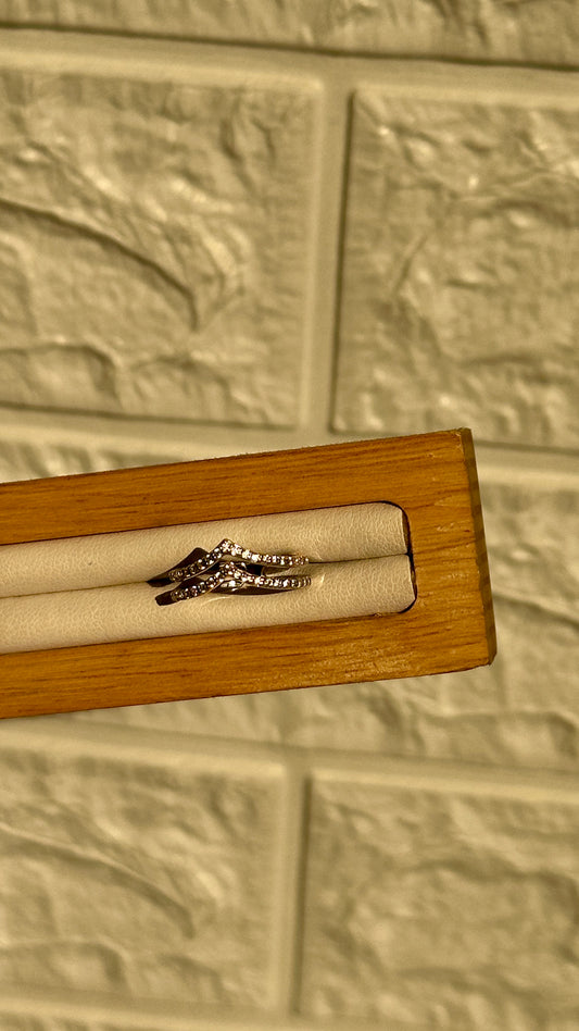 Double Spark V Ring
