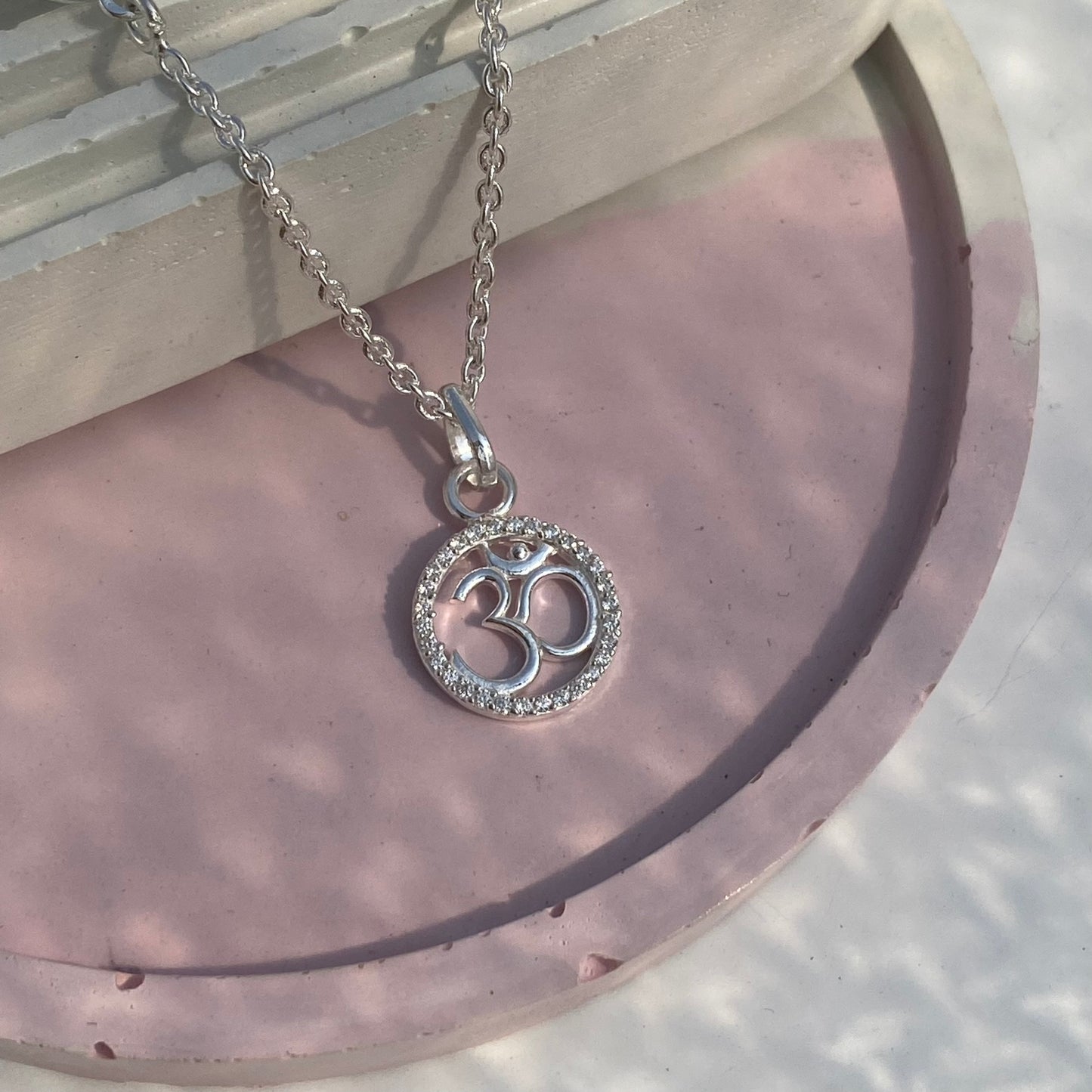 om glow neckpiece