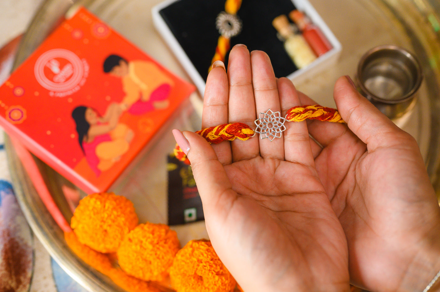 plain flower rakhi