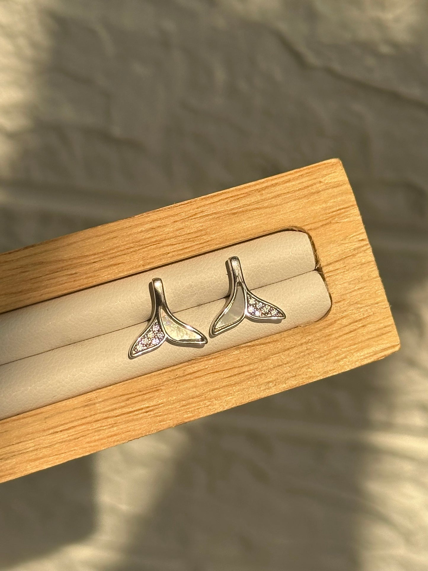 fish tail studs