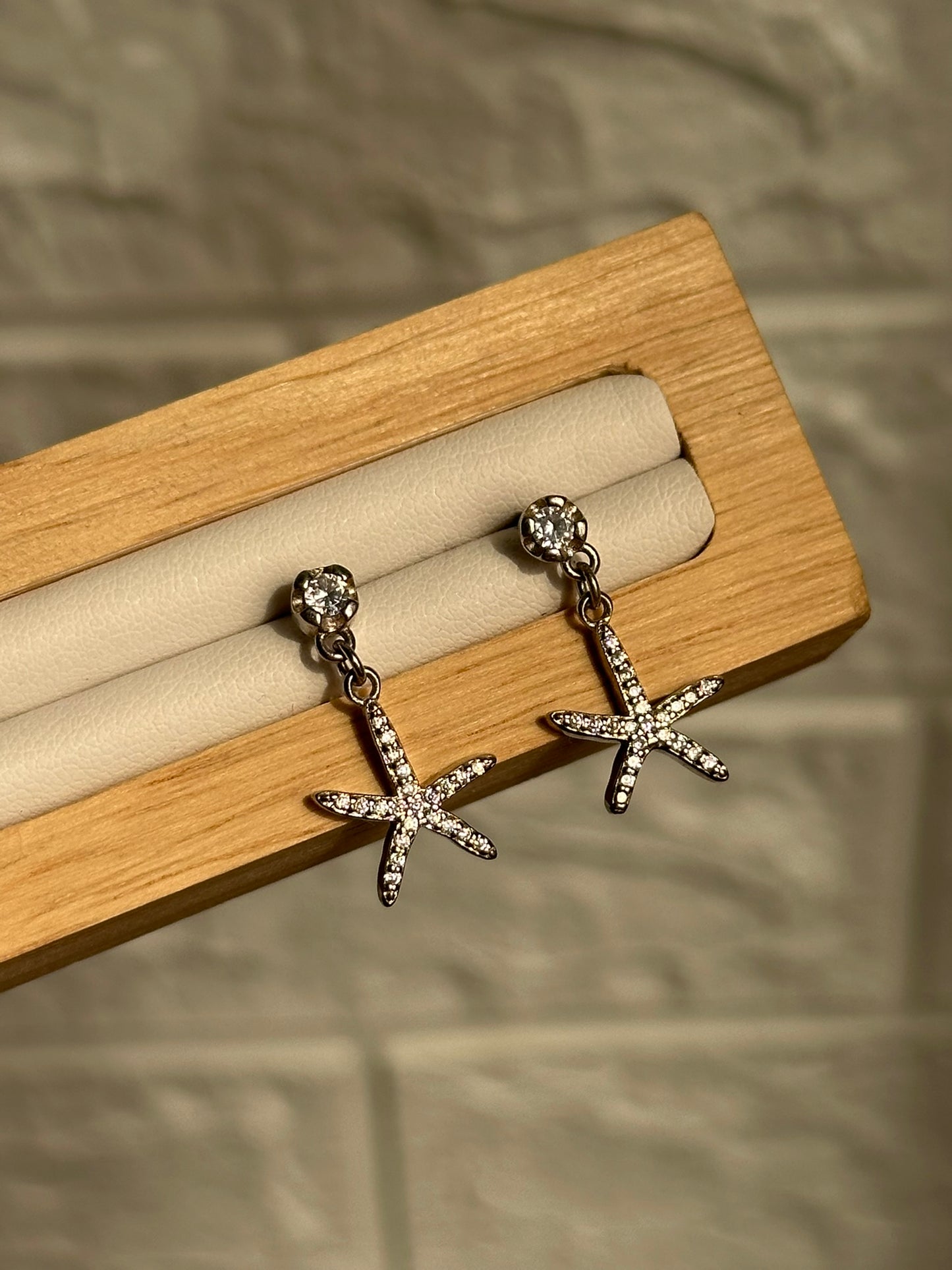 star spark studs