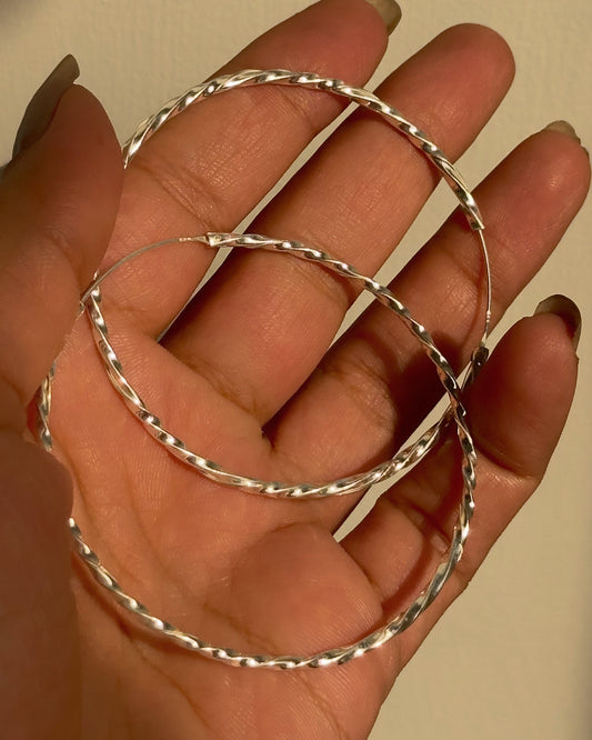 Twisted Circular Hoops