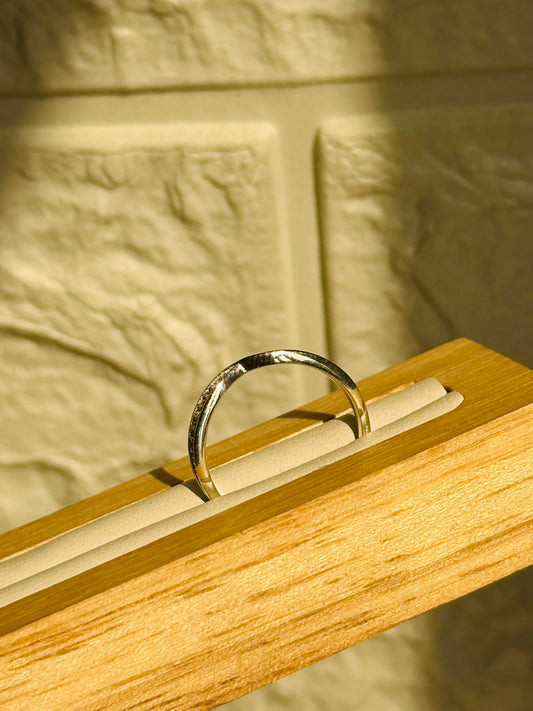 Eterna Twist Ring