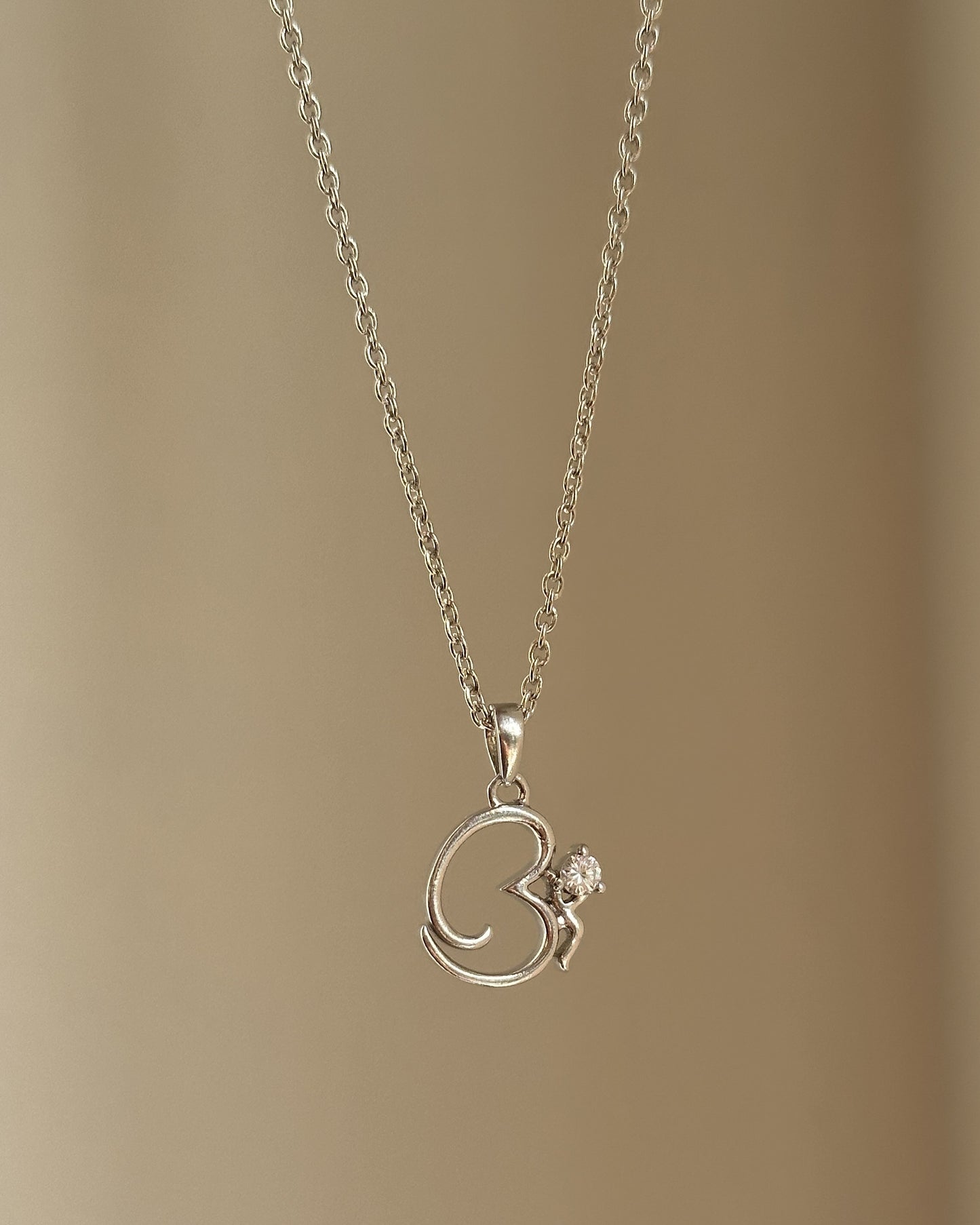 divine om pendant