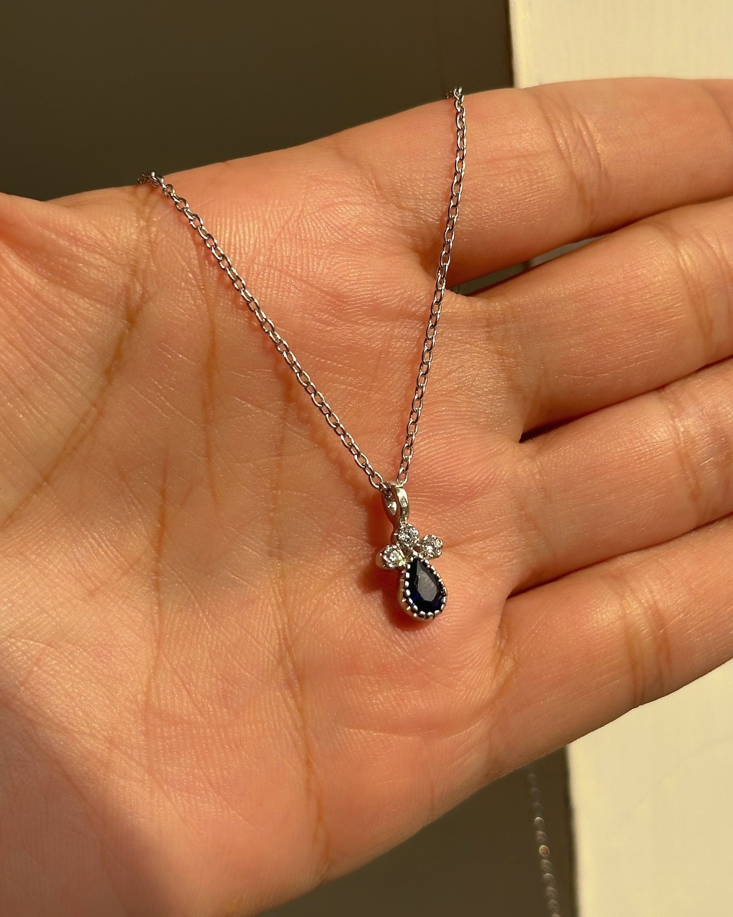 sapphire glow neckpiece