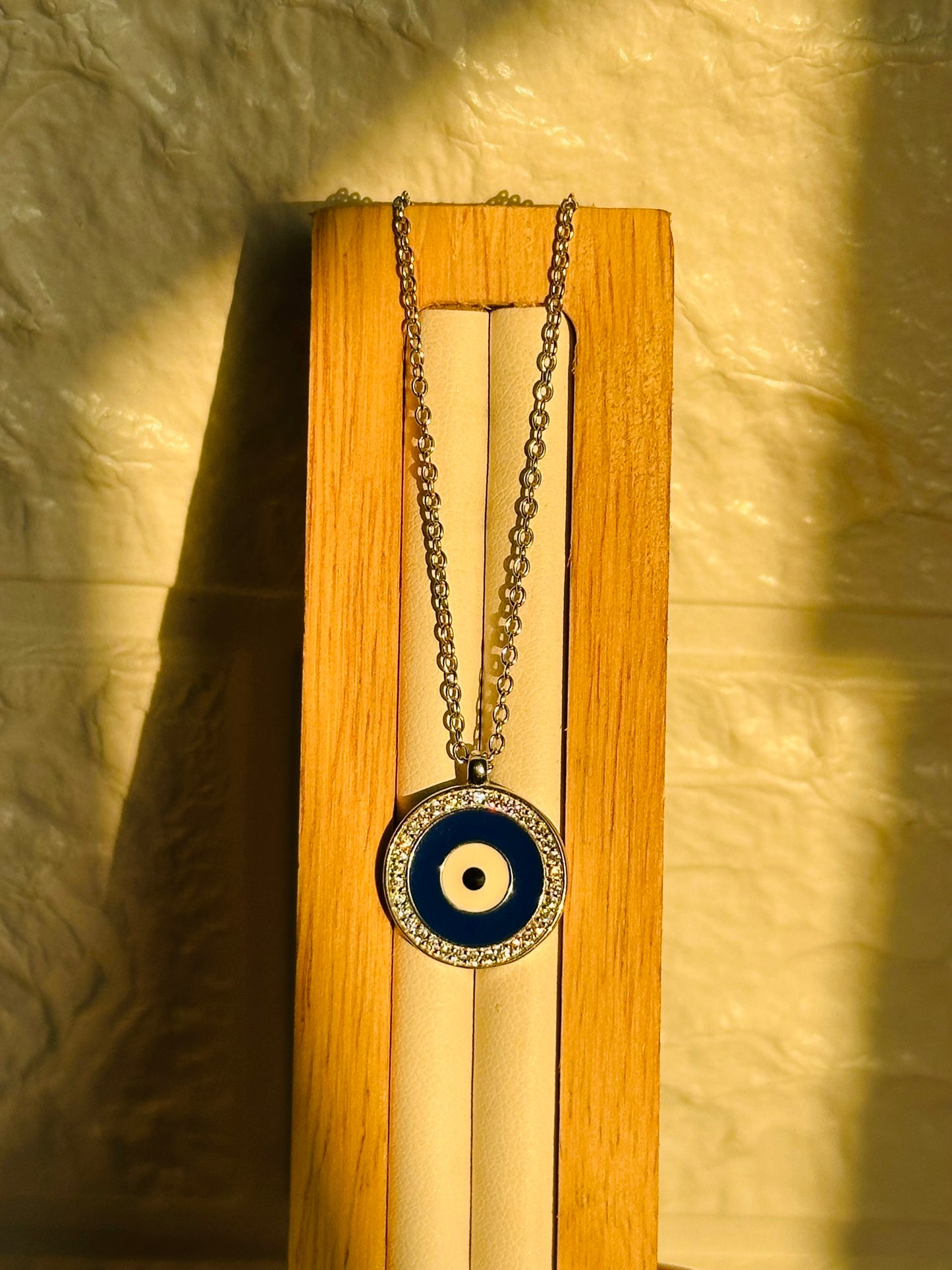 mystic gaze neckpiece