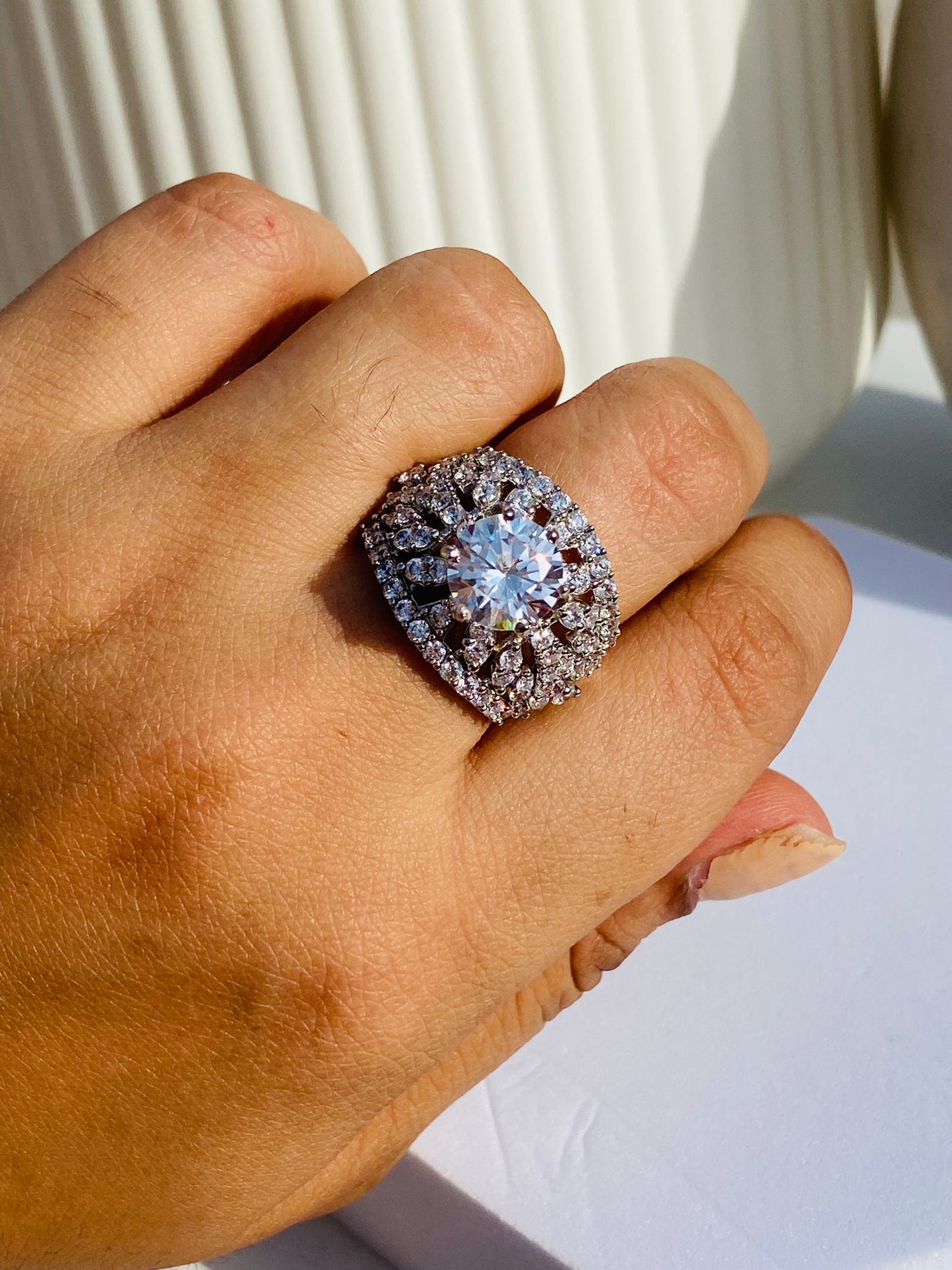 queen solitaire ring 4
