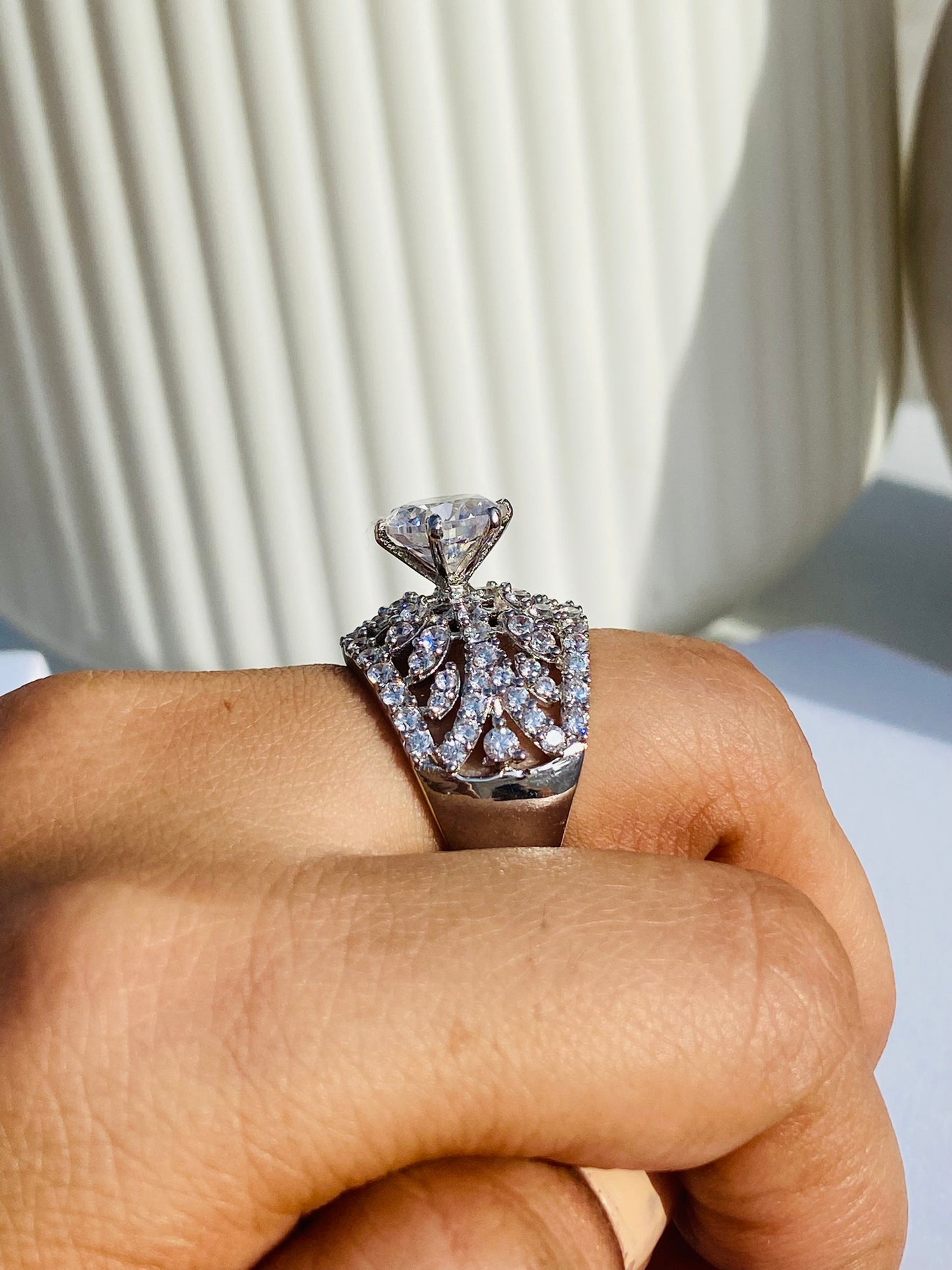 queen solitaire ring 4