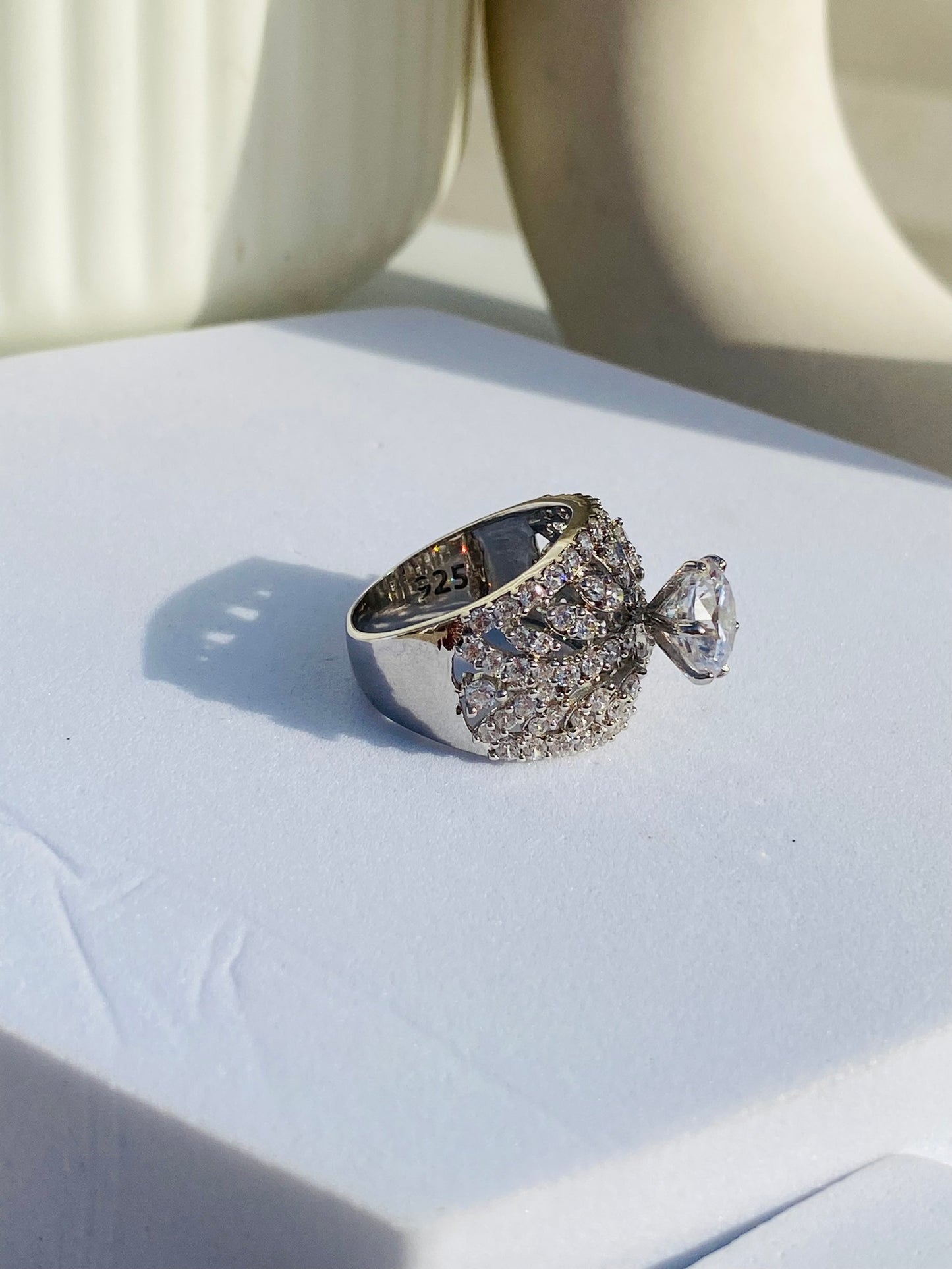 queen solitaire ring 4