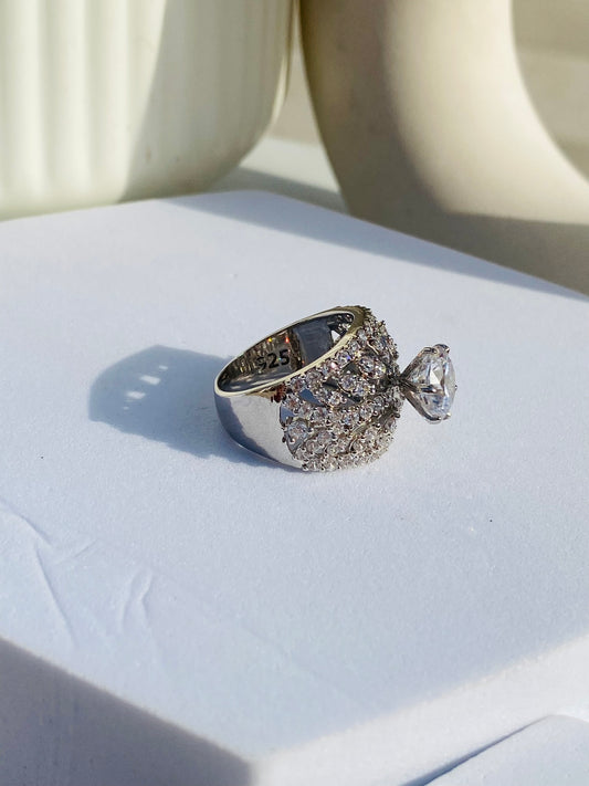 Queen Solitaire Ring 4