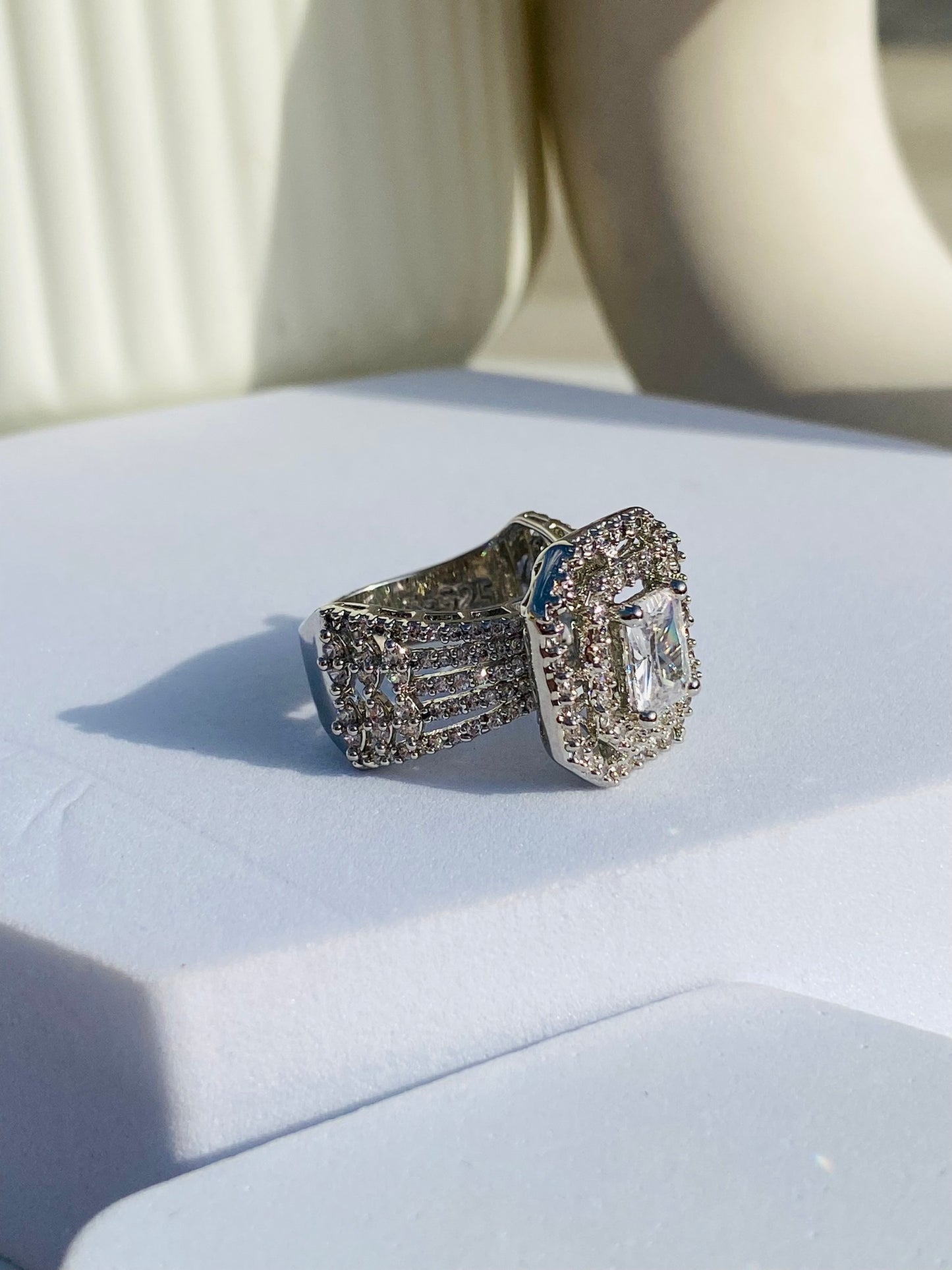 queen solitaire ring 3