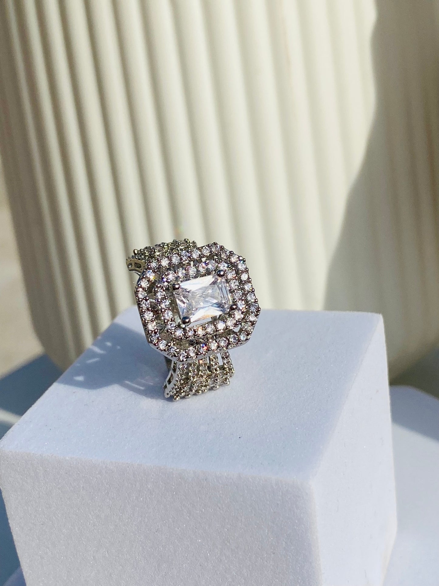 queen solitaire ring 3
