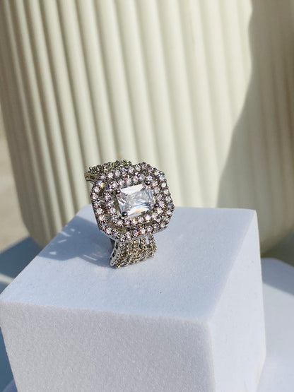 Queen Solitaire Ring 3