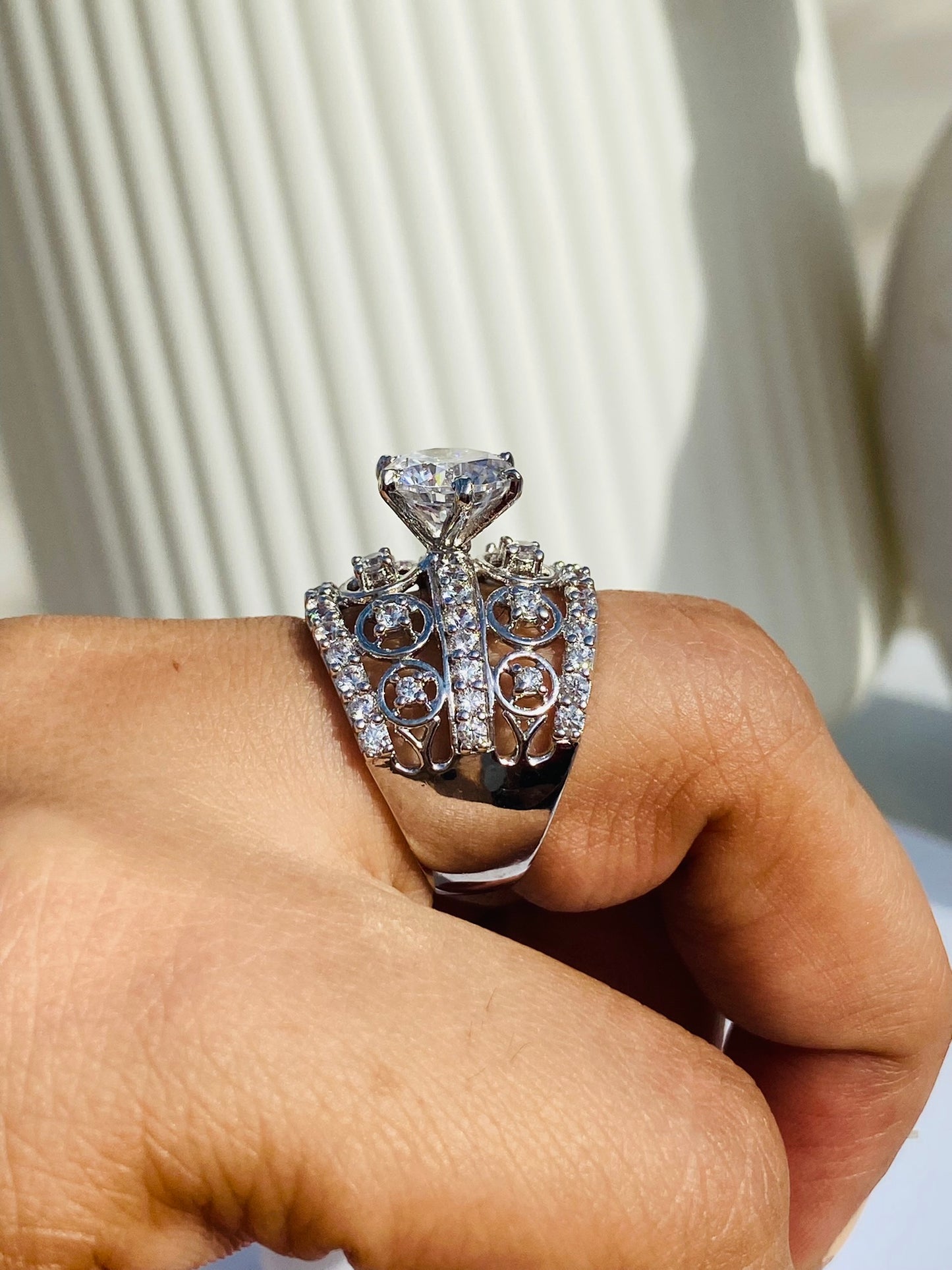 queen solitaire ring 2