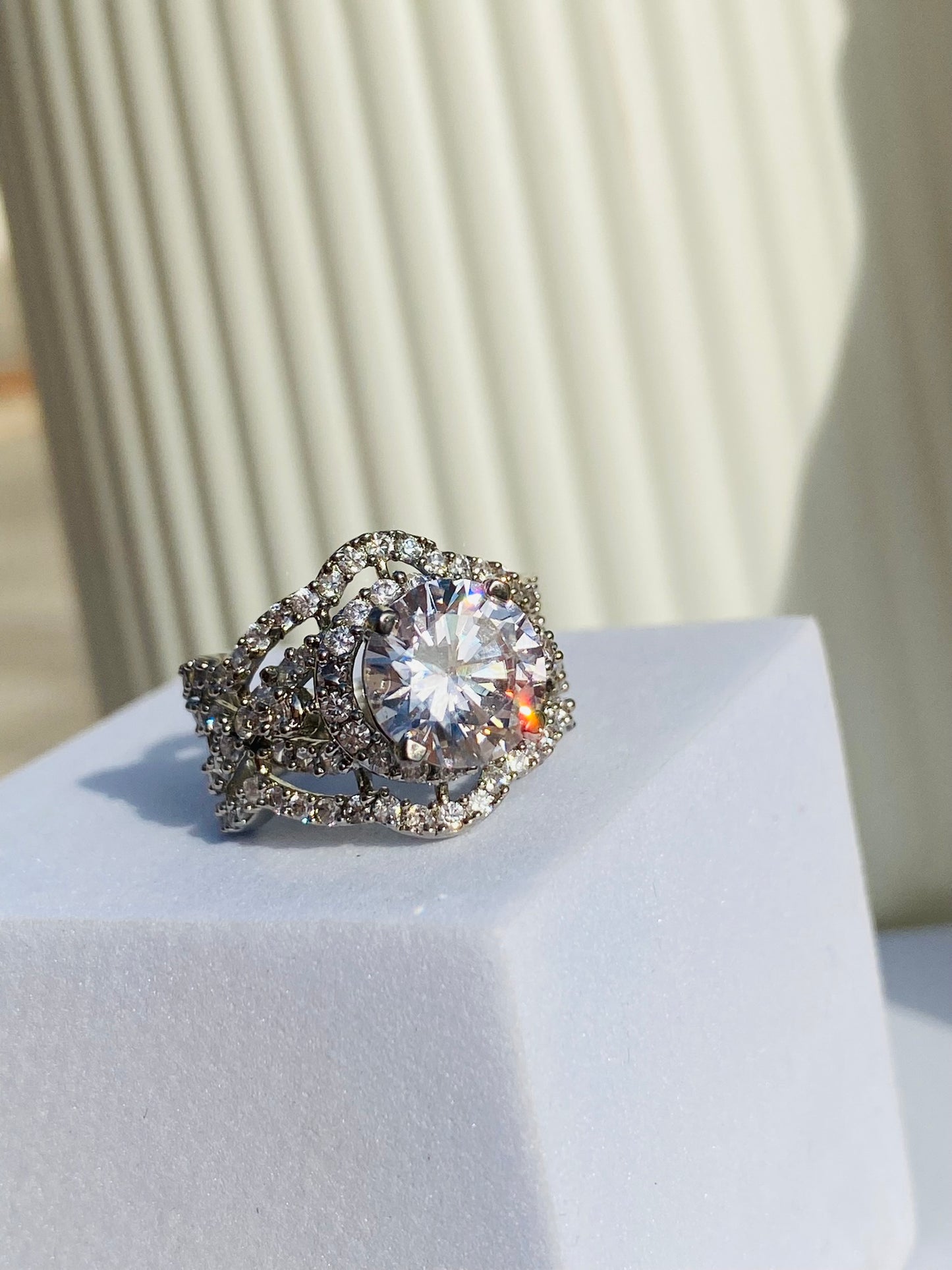 queen solitaire ring 1