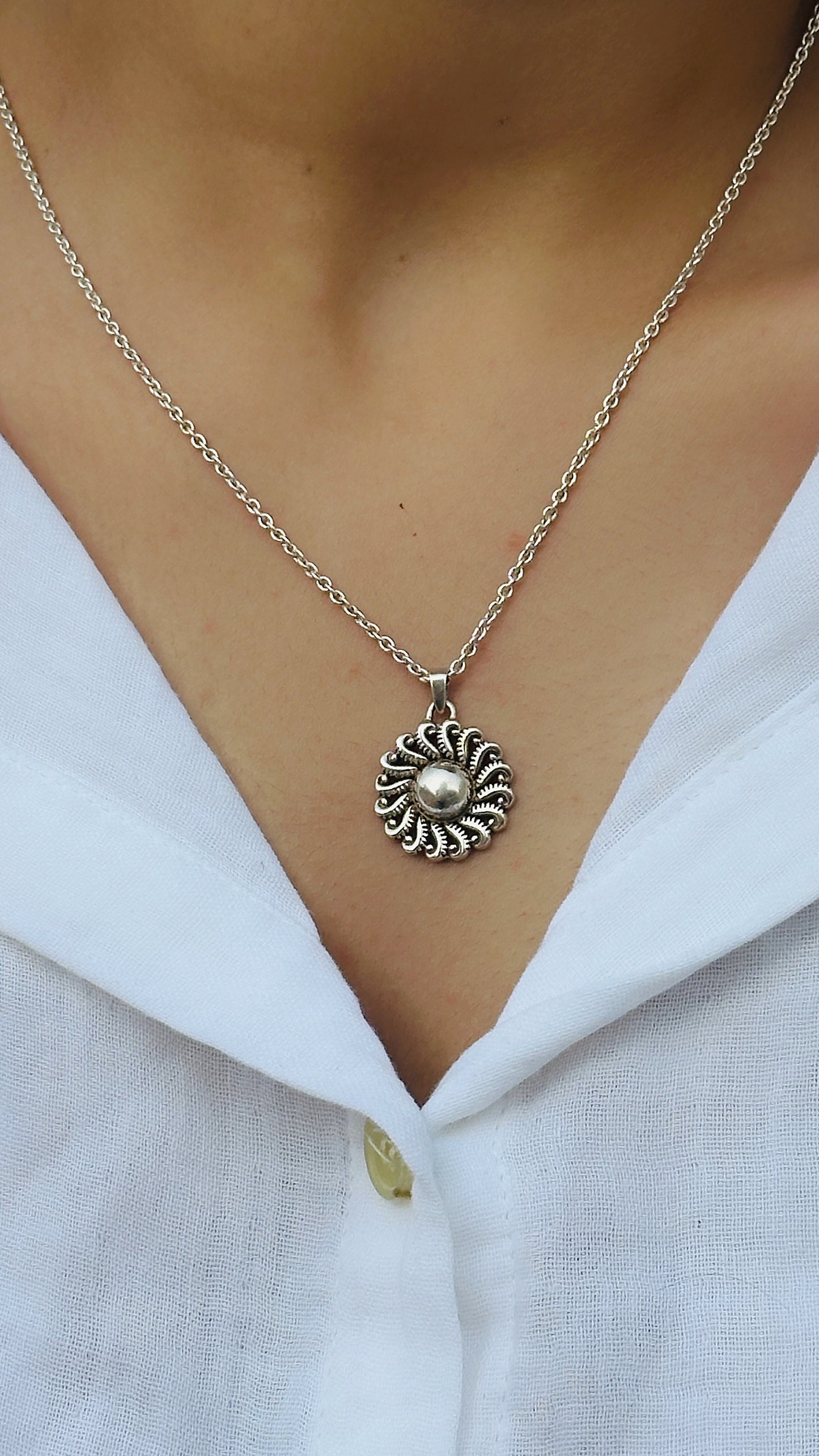 mid ball flower pendant