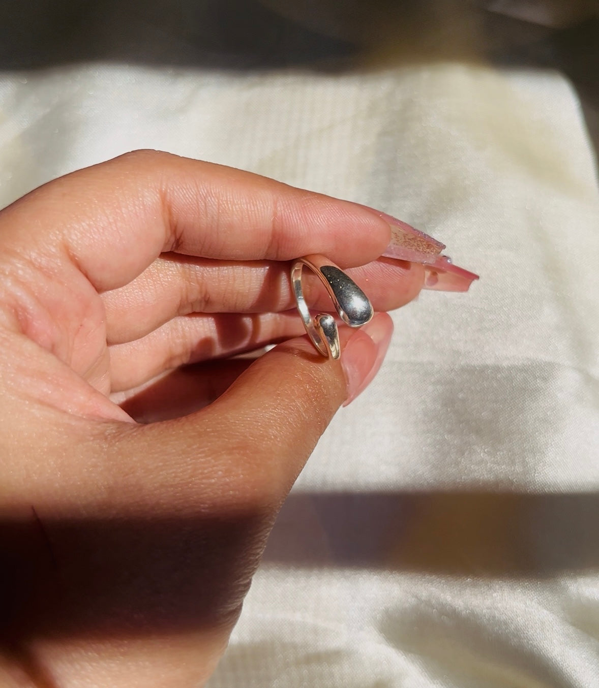 dew thumb ring